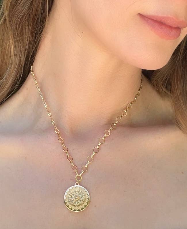 Amelia Rose Jewelry Sun Medallion Pendant Necklace: Gold